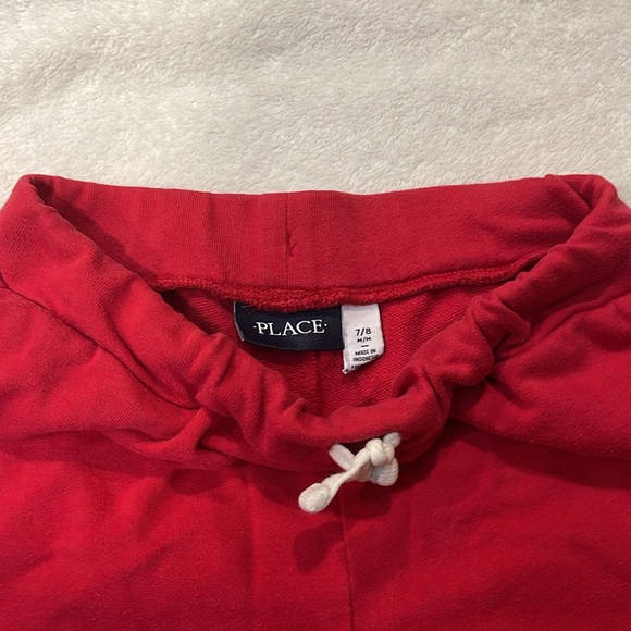 Kids Size 7/8 Red Shorts - Picture 2 of 3